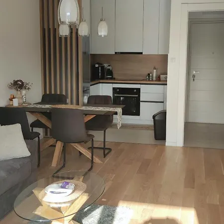 Ana * Τρέμπινιε